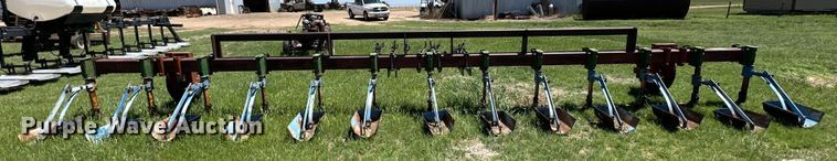 image for item DK6558 Row crop cultivator