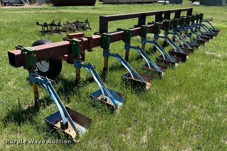 image for item DK6558 Row crop cultivator