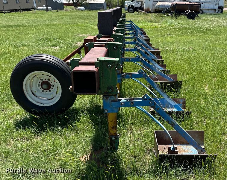 image for item DK6558 Row crop cultivator