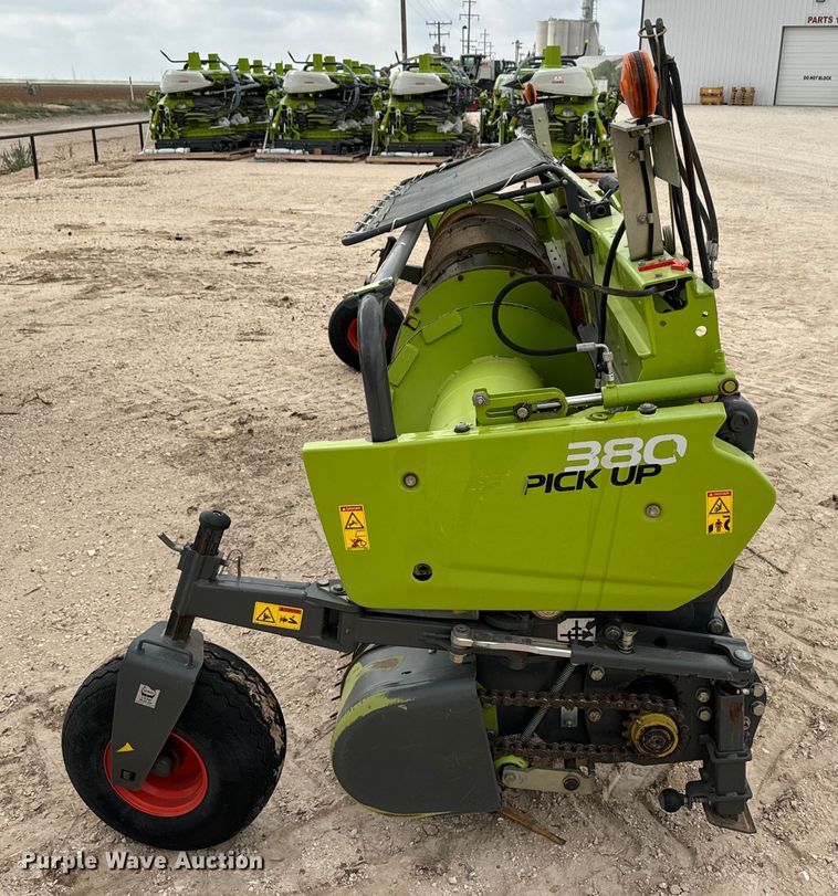 image for item DK6833 Claas 380 Pickup pickup head