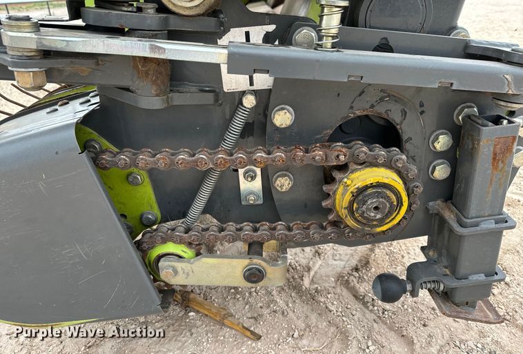 image for item DK6833 Claas 380 Pickup pickup head