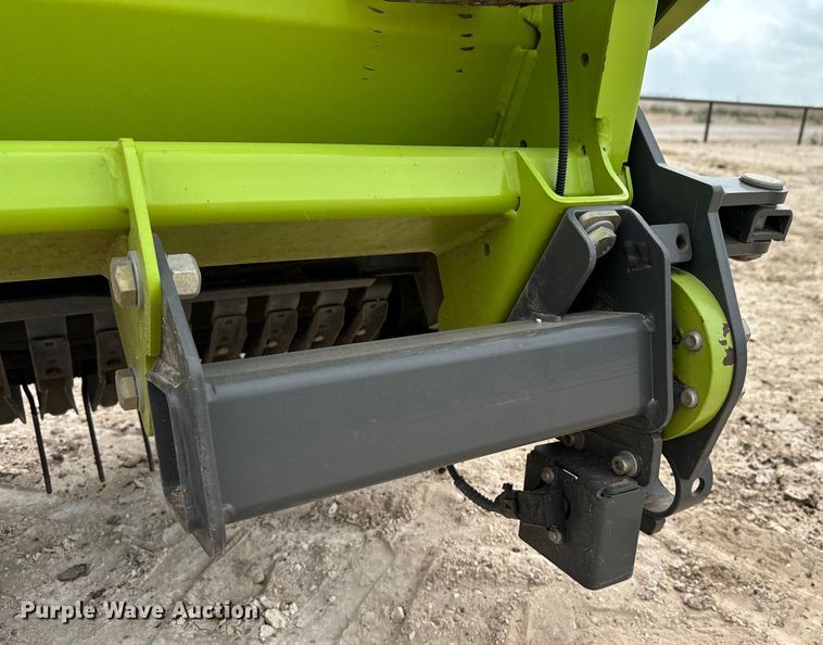 image for item DK6833 Claas 380 Pickup pickup head