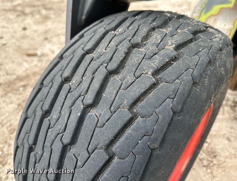 image for item DK6833 Claas 380 Pickup pickup head