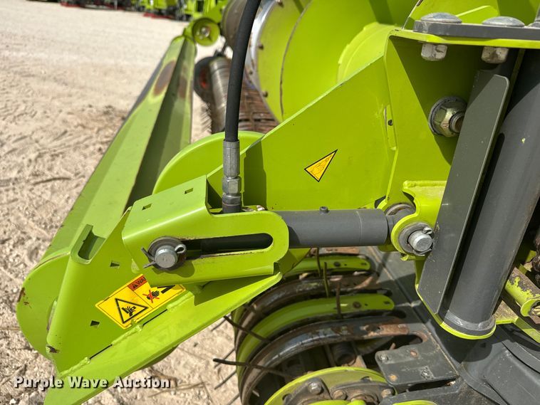 image for item DK6834 2018 Claas 380 Pickup pickup head