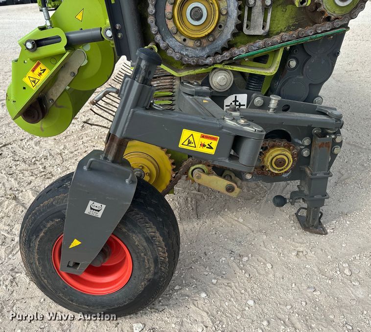 image for item DK6834 2018 Claas 380 Pickup pickup head