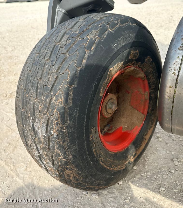 image for item DK6834 2018 Claas 380 Pickup pickup head