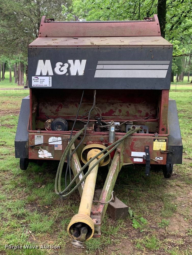 image for item DM7824 M&W 4500 round baler