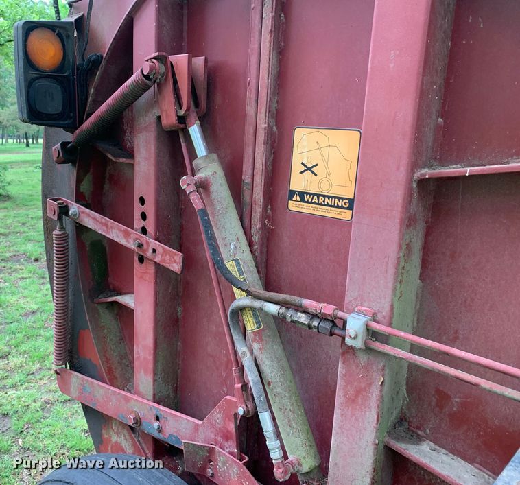 image for item DM7824 M&W 4500 round baler