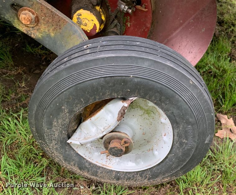 image for item DM7824 M&W 4500 round baler