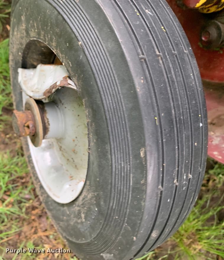 image for item DM7824 M&W 4500 round baler