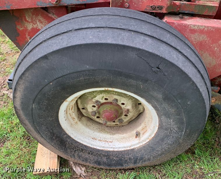 image for item DM7824 M&W 4500 round baler