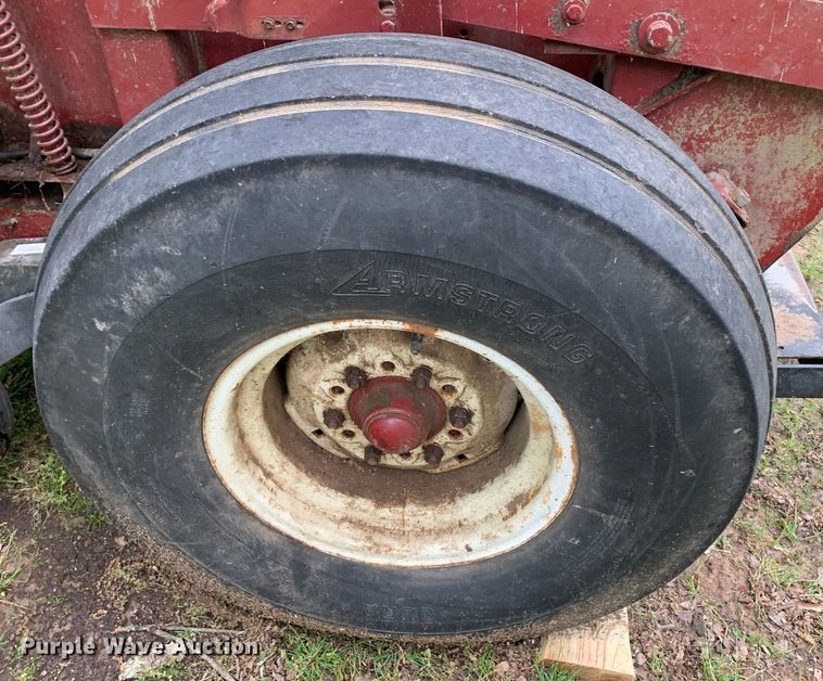 image for item DM7824 M&W 4500 round baler