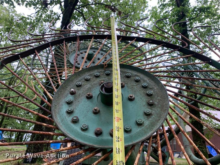 image for item DM7825 John Deere 702 Rake hay rake