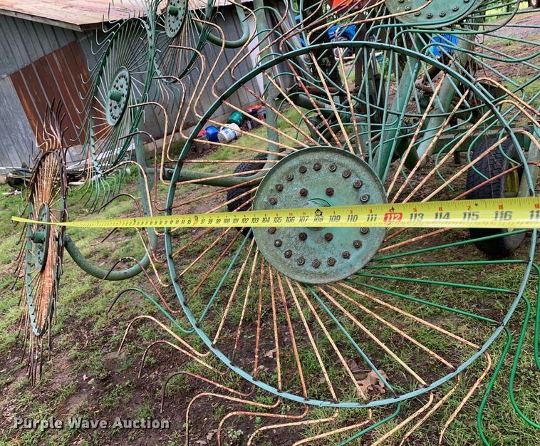 image for item DM7825 John Deere 702 Rake hay rake