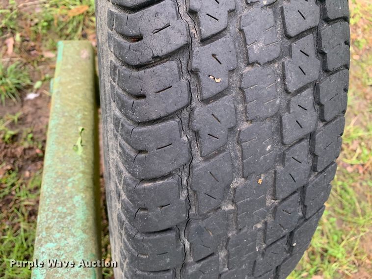 image for item DM7825 John Deere 702 Rake hay rake