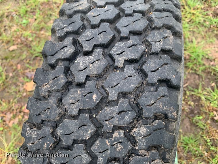 image for item DM7825 John Deere 702 Rake hay rake