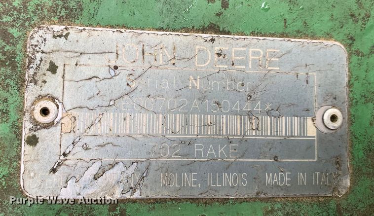 image for item DM7825 John Deere 702 Rake hay rake
