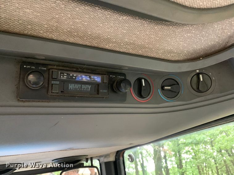 image for item DM7827 1993 Ford 7740 PowerStar SLE MFWD tractor