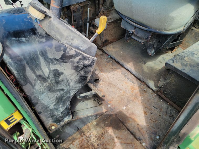 image for item DP1398 2006 John Deere 8430 4WD tractor