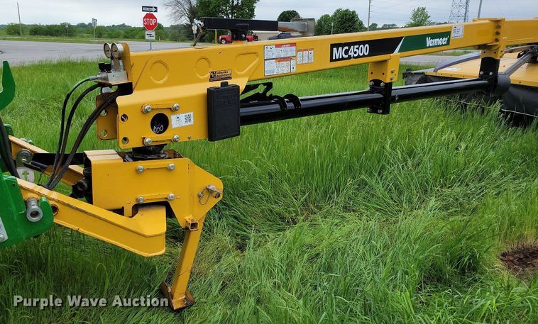 image for item DP1463 2016 Vermeer MC4500 disc mower