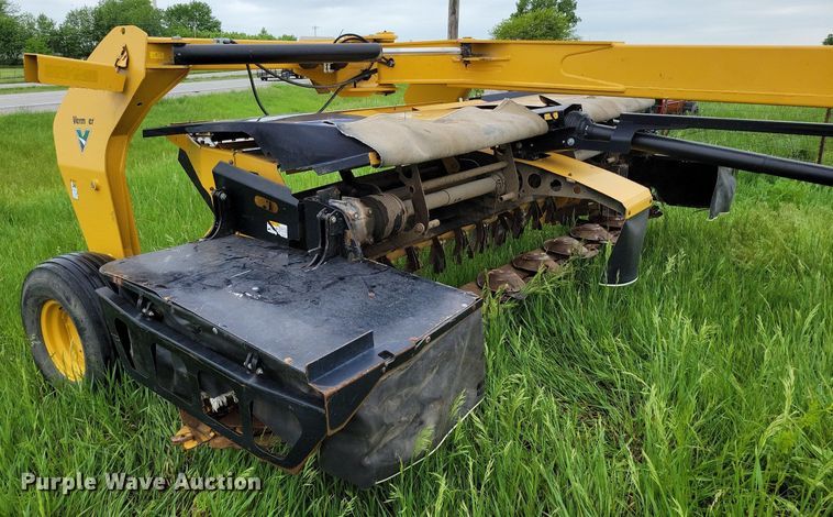 image for item DP1463 2016 Vermeer MC4500 disc mower