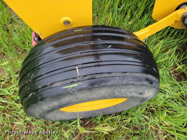 image for item DP1463 2016 Vermeer MC4500 disc mower