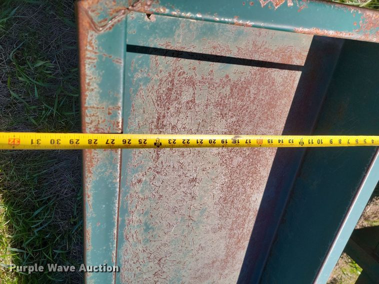 image for item DP3552 (4) Vern Mfg. livestock feeders 