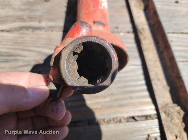 image for item DP3559 International Harvest 11908 manure spreader