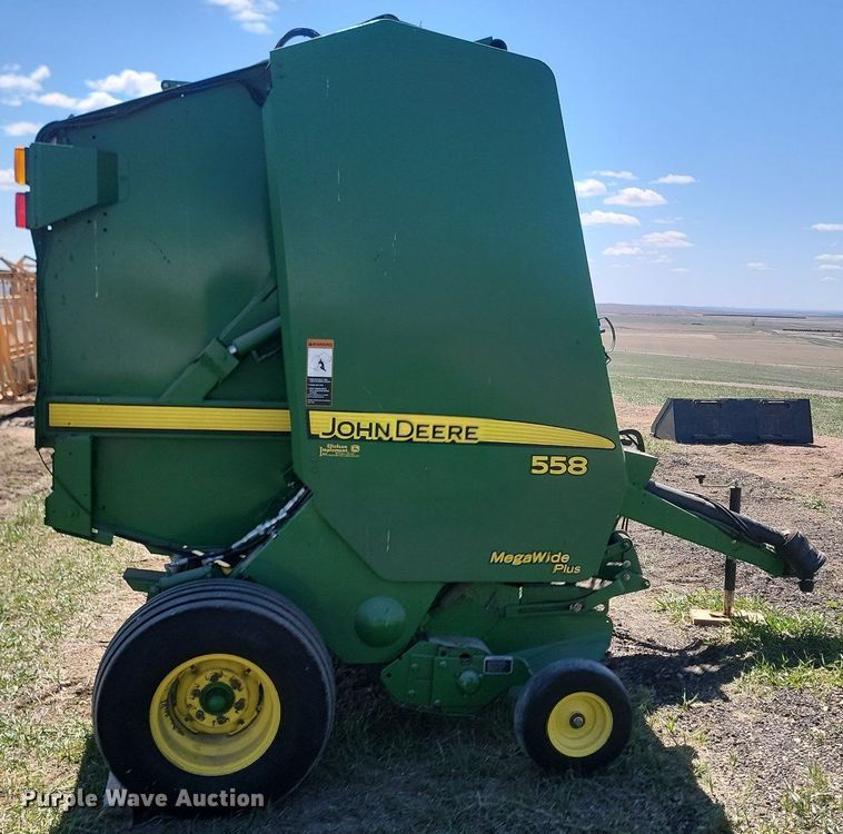 image for item DP3562 2007 John Deere  558 MegaWide Plus round baler
