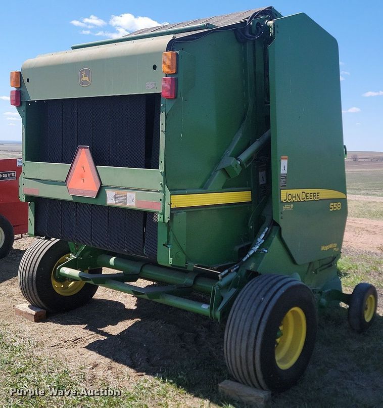 image for item DP3562 2007 John Deere  558 MegaWide Plus round baler