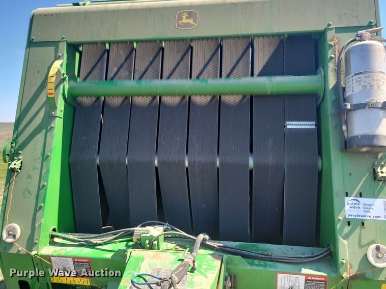 image for item DP3562 2007 John Deere  558 MegaWide Plus round baler