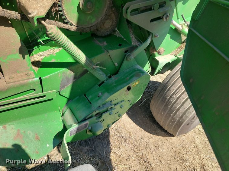 image for item DP3562 2007 John Deere  558 MegaWide Plus round baler