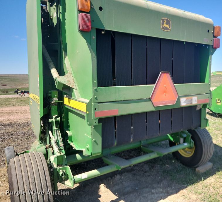 image for item DP3562 2007 John Deere  558 MegaWide Plus round baler