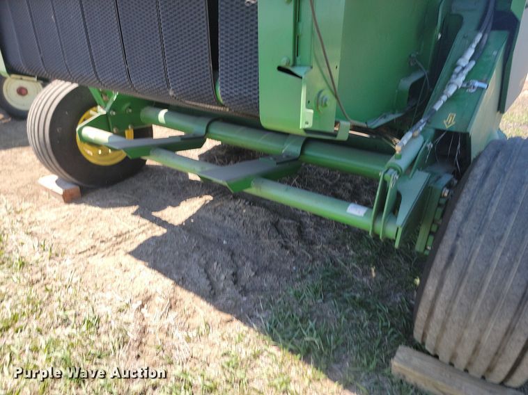 image for item DP3562 2007 John Deere  558 MegaWide Plus round baler