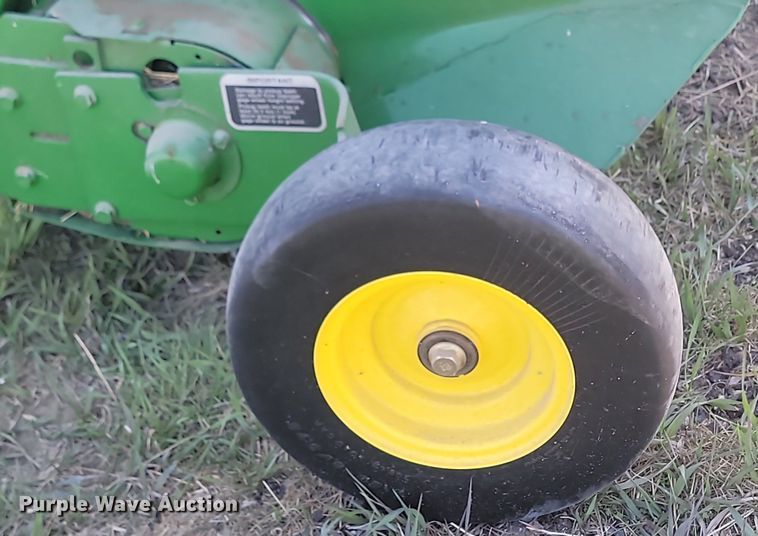 image for item DP3562 2007 John Deere  558 MegaWide Plus round baler