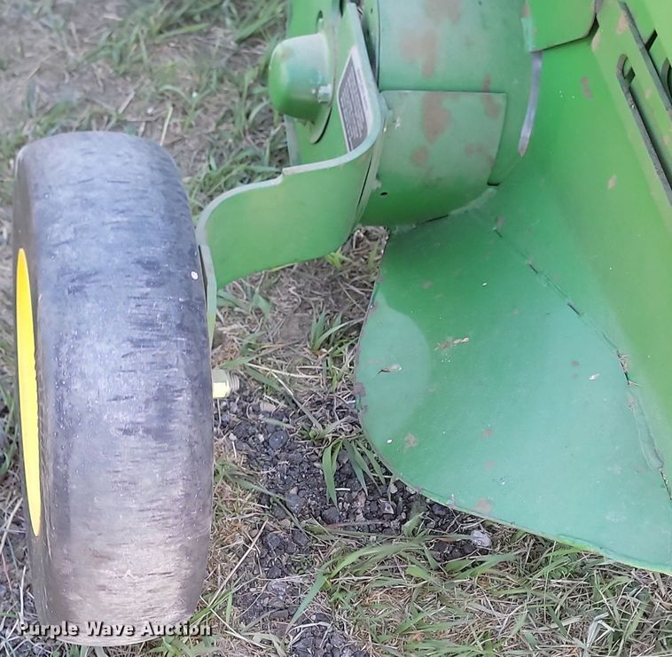 image for item DP3562 2007 John Deere  558 MegaWide Plus round baler