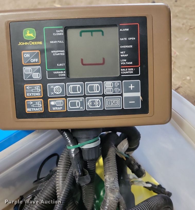 image for item DP3562 2007 John Deere  558 MegaWide Plus round baler