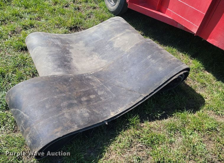 image for item DP3568 1979 S & S 6x16 livestock trailer