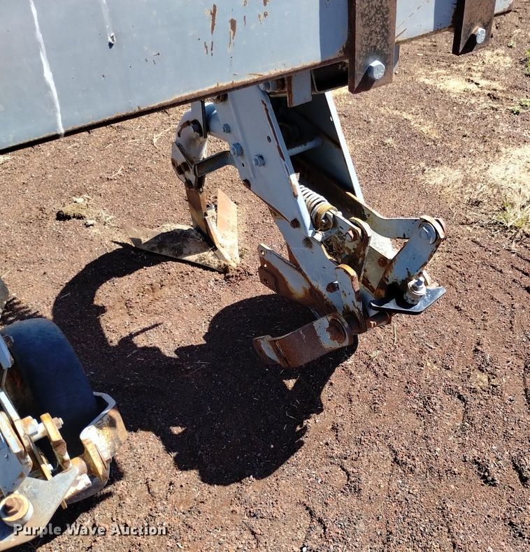 image for item DQ6093 Hiniker  6000 row crop cultivator with spreader