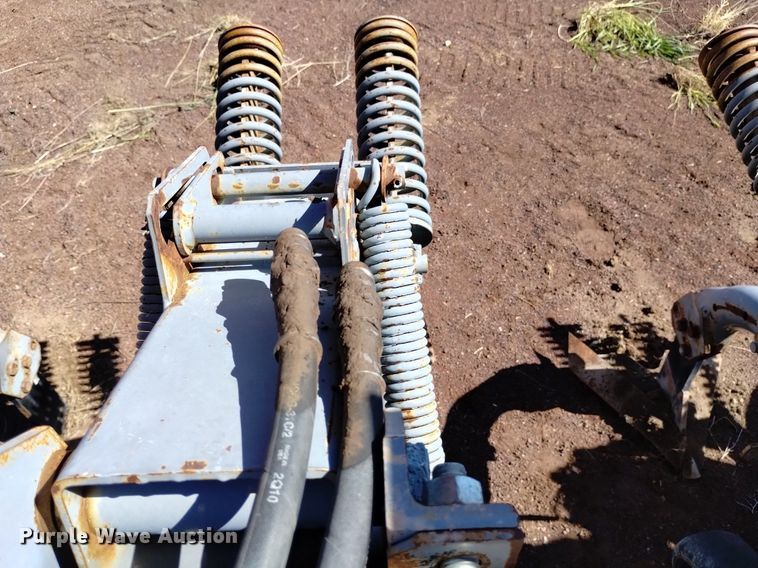 image for item DQ6093 Hiniker  6000 row crop cultivator with spreader