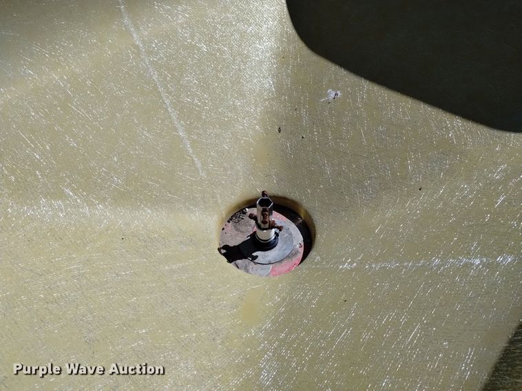 image for item DQ6093 Hiniker  6000 row crop cultivator with spreader