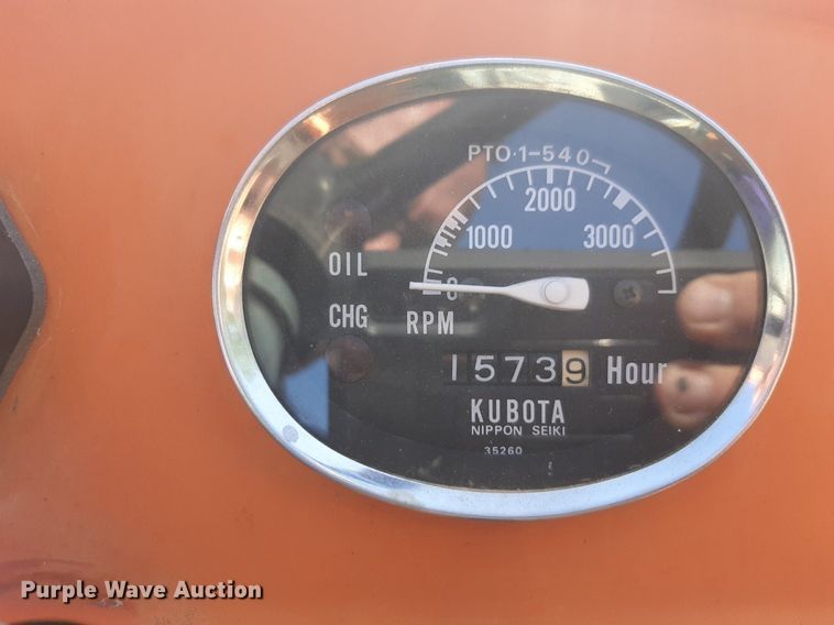 image for item DQ7061 1982 Kubota L275 MFWD tractor