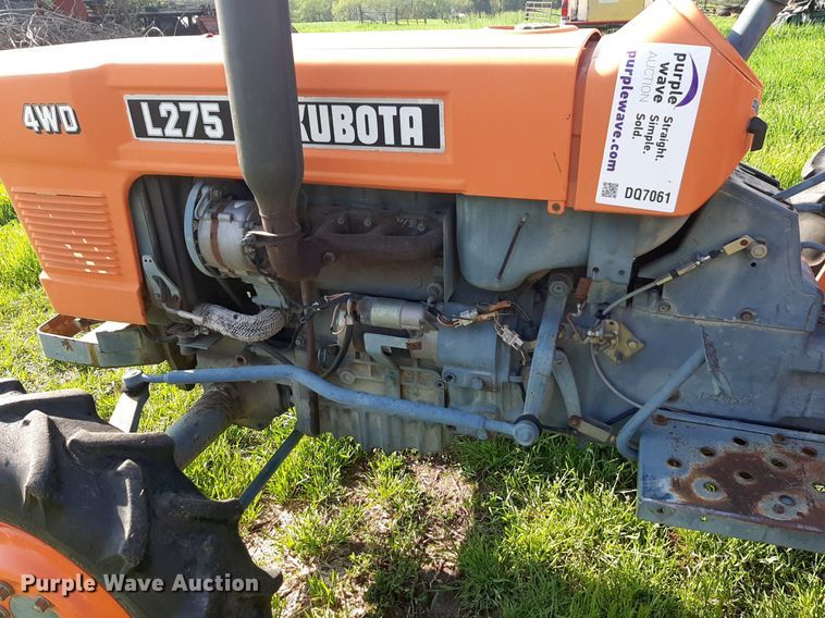 image for item DQ7061 1982 Kubota L275 MFWD tractor