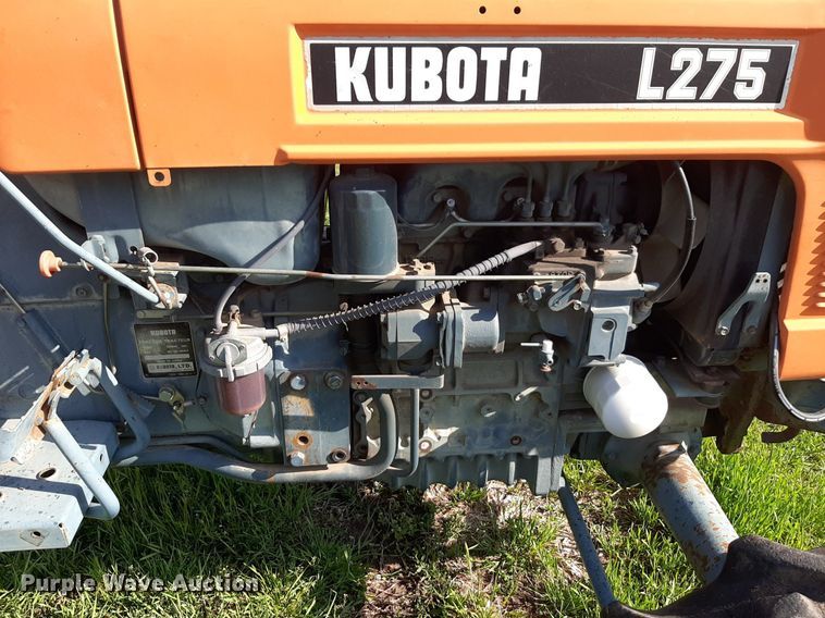 image for item DQ7061 1982 Kubota L275 MFWD tractor