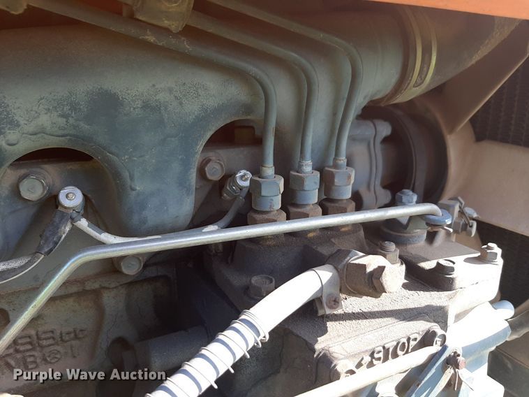 image for item DQ7061 1982 Kubota L275 MFWD tractor