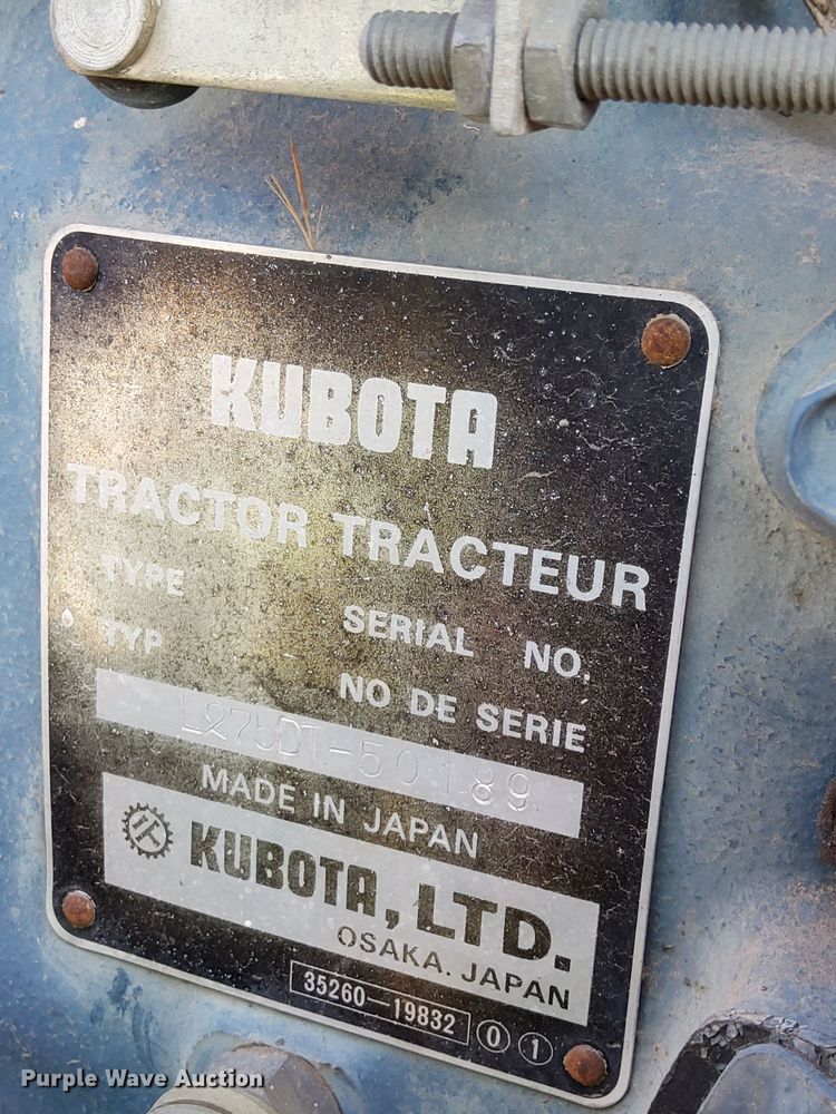 image for item DQ7061 1982 Kubota L275 MFWD tractor
