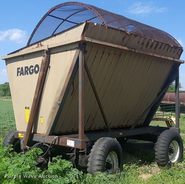 image for item DQ7062 Fargo silage wagon
