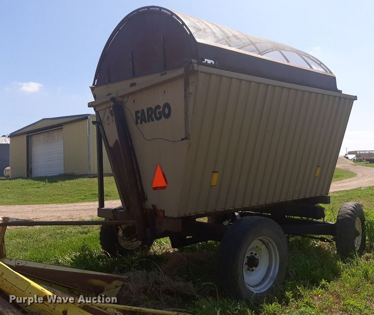 image for item DQ7062 Fargo silage wagon