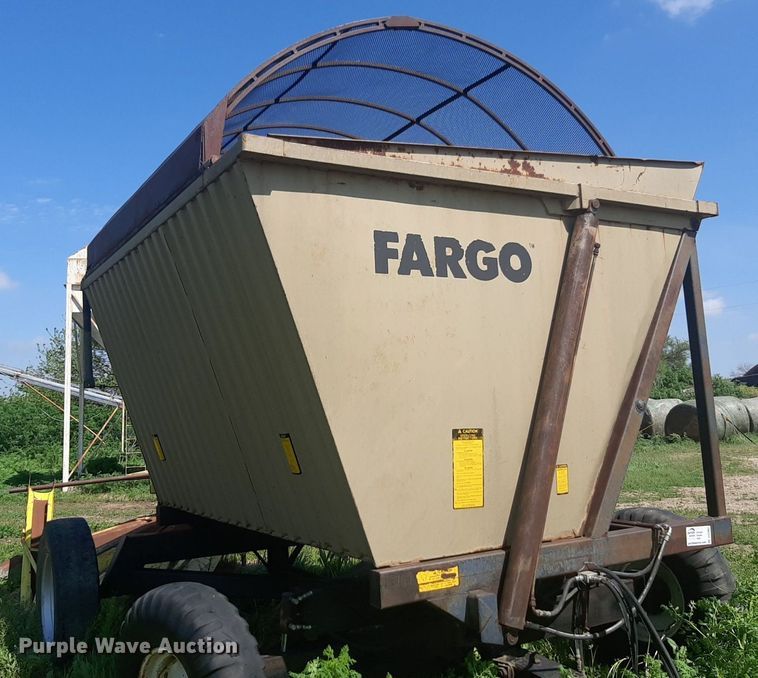 image for item DQ7062 Fargo silage wagon