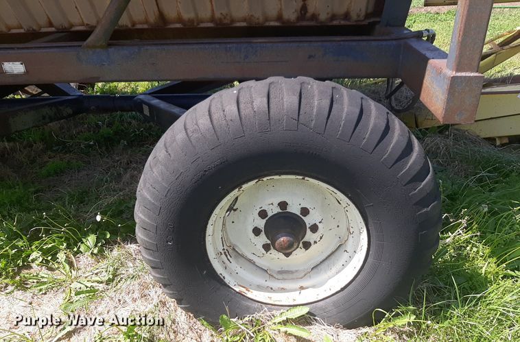 image for item DQ7062 Fargo silage wagon